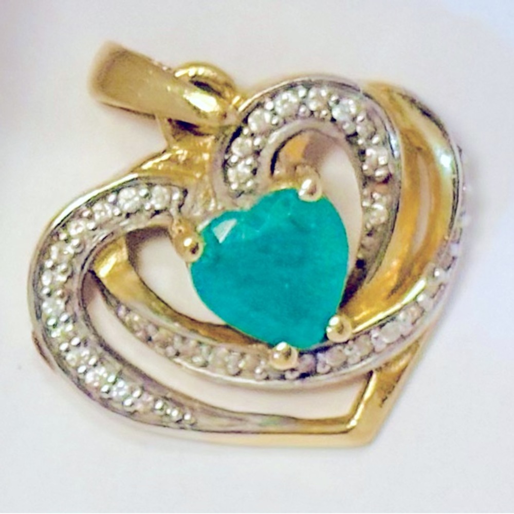 🎄GLENCARA- Gold Diamond
Emerald Celtic heart necklace🎄Lovely Gift! - Picture 3 of 11